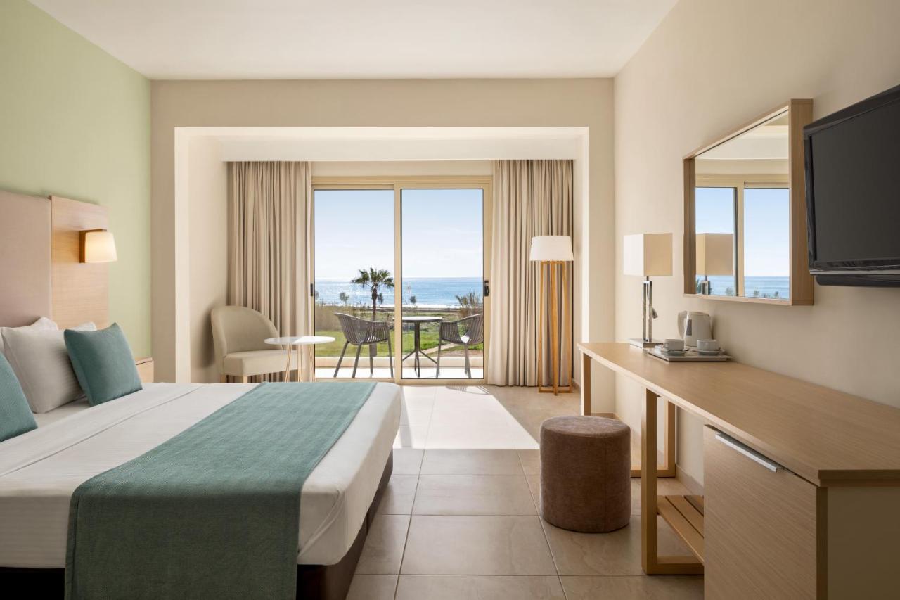 Ramada Hotel & Suites By Wyndham أيا نابا المظهر الخارجي الصورة