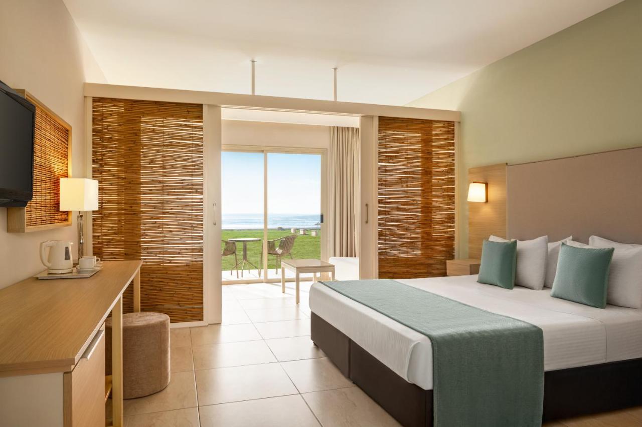 Ramada Hotel & Suites By Wyndham أيا نابا المظهر الخارجي الصورة