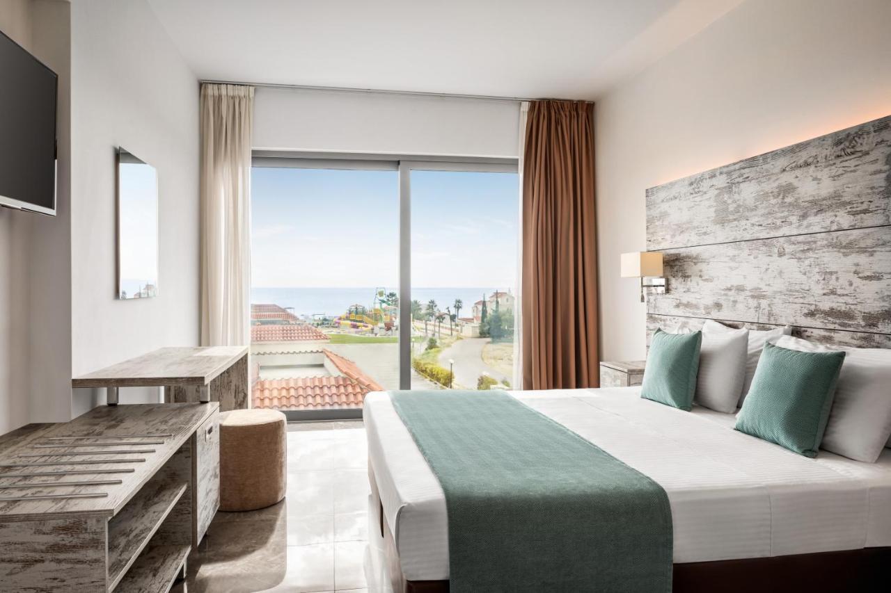 Ramada Hotel & Suites By Wyndham أيا نابا المظهر الخارجي الصورة