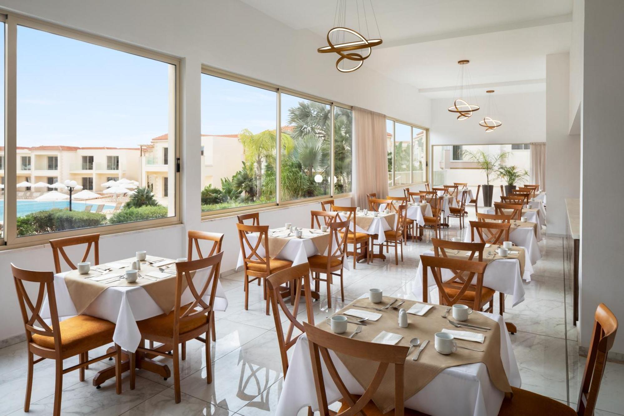 Ramada Hotel & Suites By Wyndham أيا نابا المظهر الخارجي الصورة