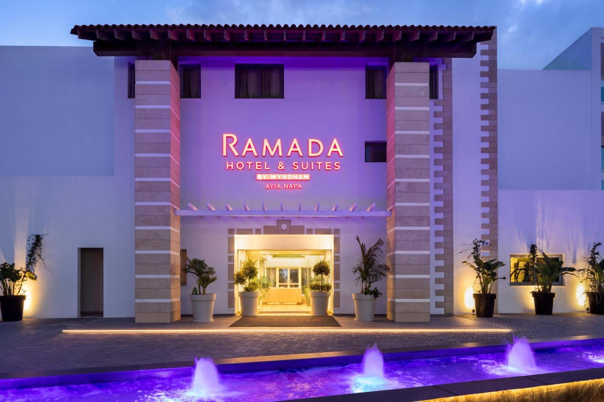 Ramada Hotel & Suites By Wyndham أيا نابا المظهر الخارجي الصورة
